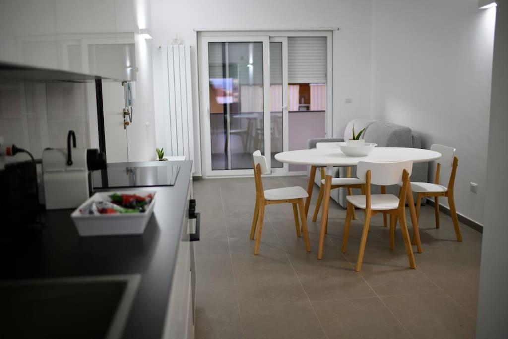 Matilde'S Flat Apartment Milazzo Bagian luar foto