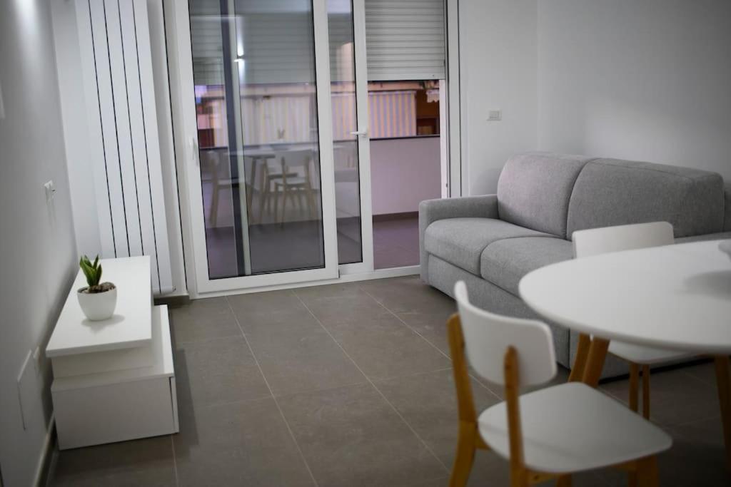 Matilde'S Flat Apartment Milazzo Bagian luar foto