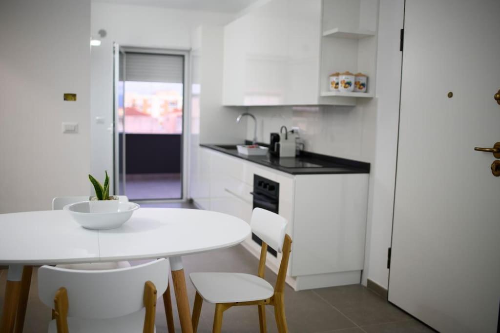 Matilde'S Flat Apartment Milazzo Bagian luar foto