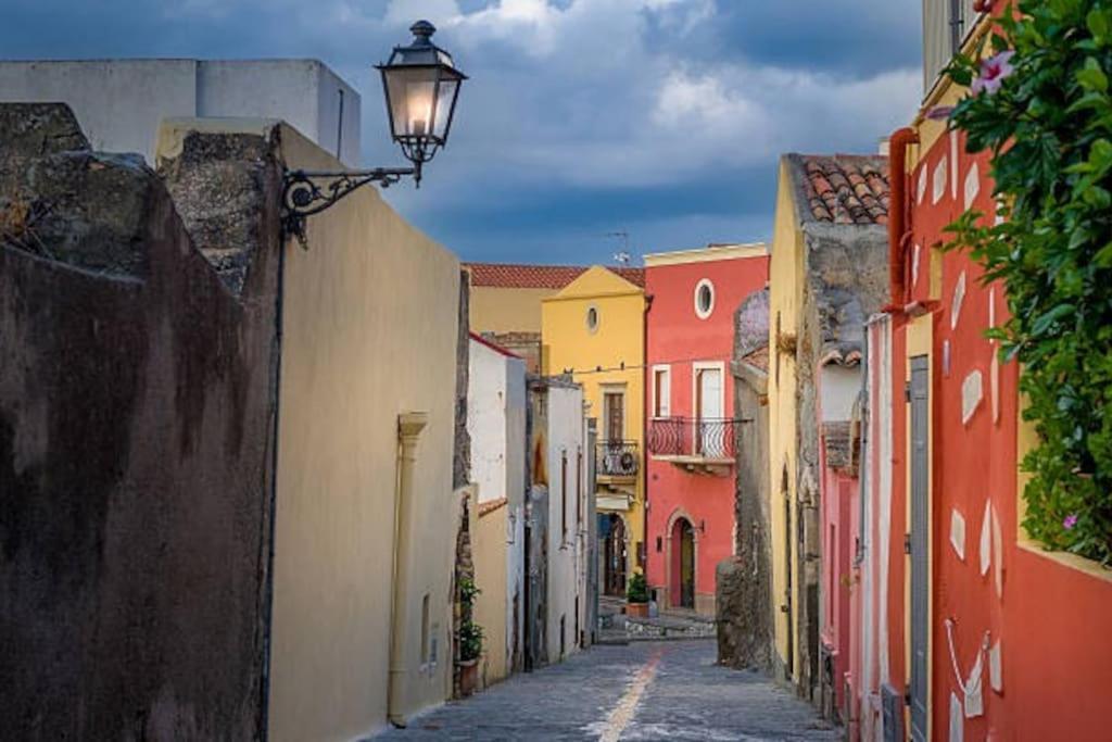 Matilde'S Flat Apartment Milazzo Bagian luar foto