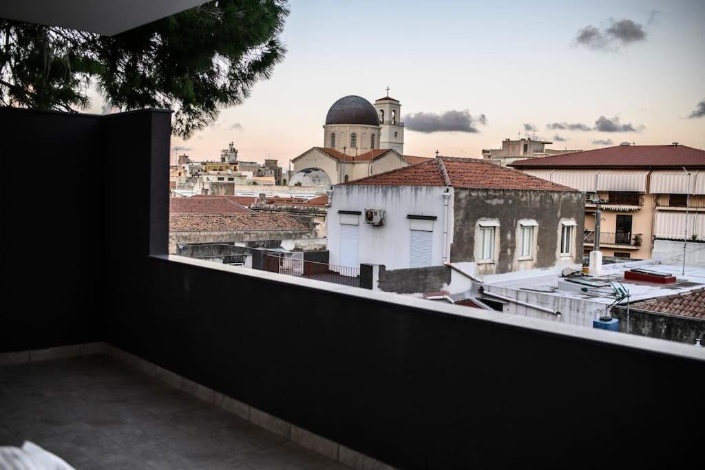Matilde'S Flat Apartment Milazzo Bagian luar foto